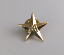Star Crew Gold Tone McDonald&#39;s Employee Lapel Hat Pin - £5.75 GBP