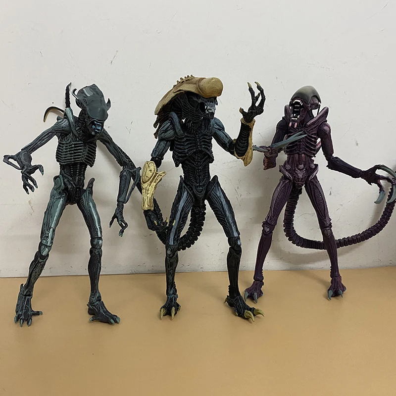 Hnoid razor claws alien chrysalis alien warrior action figure collectable neca toy doll thumb200