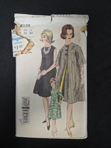 Vogue Sewing Pattern #5539 Dress Size 10 Bust 31 Hip 33 1960s Vintage Cut - $9.95
