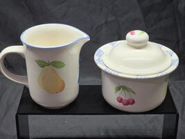 PFALTZGRAFF Creamer Pitcher &amp; Sugar Bowl Set HOPSCOTCH FRUIT - Includes Lid - $381.94 MXN
