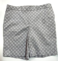 Mario Serrani Slimming Shaping Bermuda Shorts Beige Quatrefoil women size 10 - £11.85 GBP