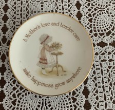Holly Hobbie 4 Inch Mini Plate A Mothers Love Tender Care Mom Vintage 1976 Rare - £8.62 GBP