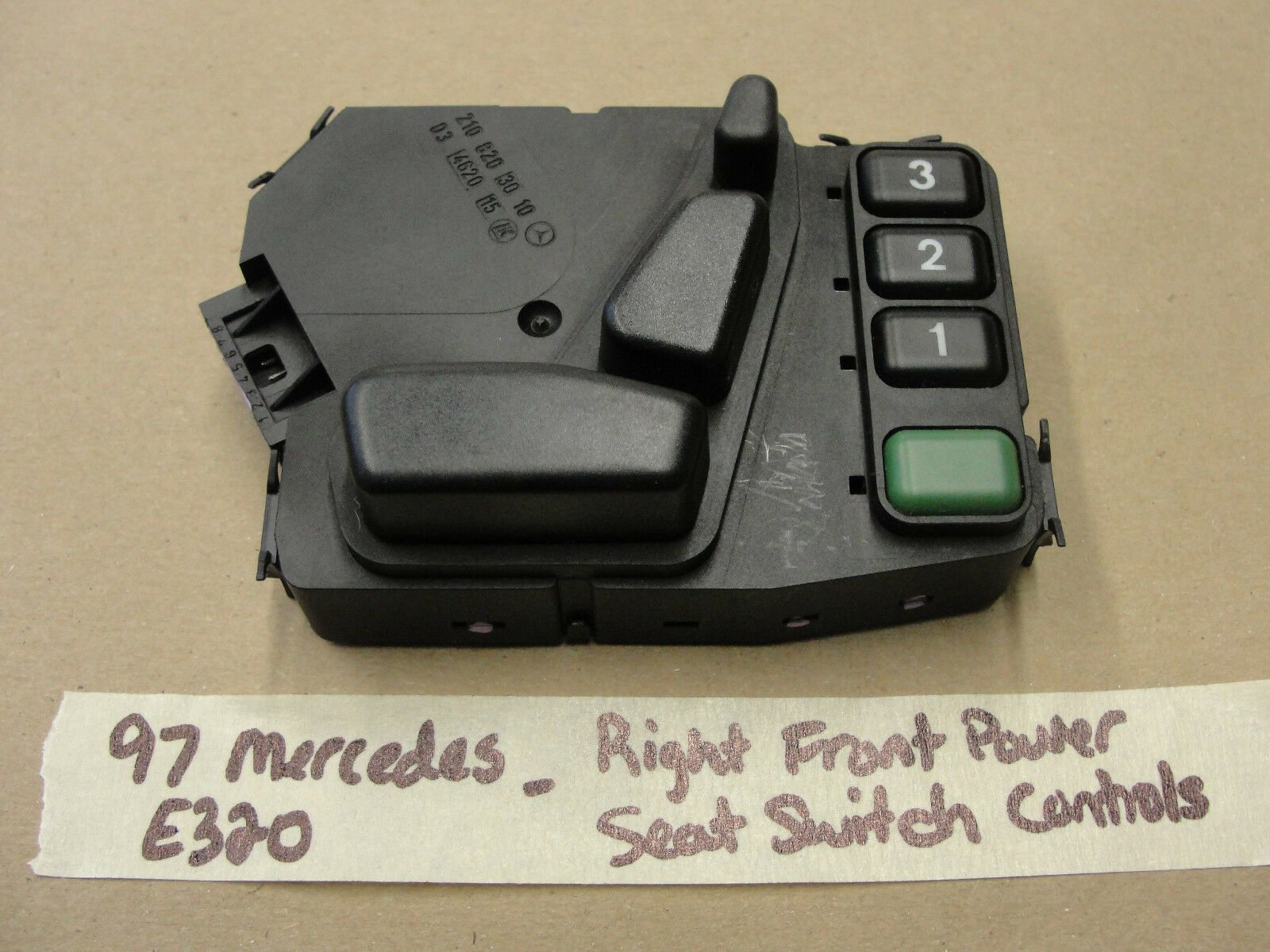 97 Mercedes E320 W210 RIGHT PASS SIDE FRONT POWER ELECTRIC SEAT SWITCH CONTROLS - $64.34