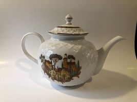 Lenox MOSAICO D'ITALIA Carved Teapot Village on White Very Clean 6c Discontinued - $32.62