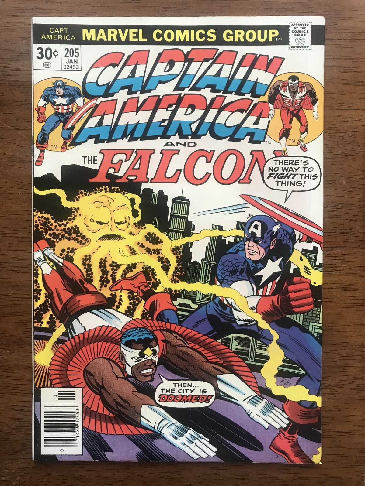 CAPTAIN AMERICA # 205 NM- 9.2 Near Perfect Spine ! Newstand Bright White... - $20.00
