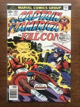 CAPTAIN AMERICA # 205 NM- 9.2 Near Perfect Spine ! Newstand Bright White... - $380.15 MXN