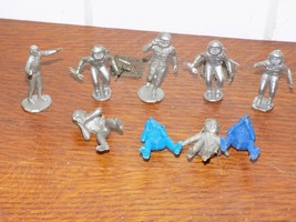9 Vintage Plastic Astronauts 2 Inch Figures - $221.44 MXN