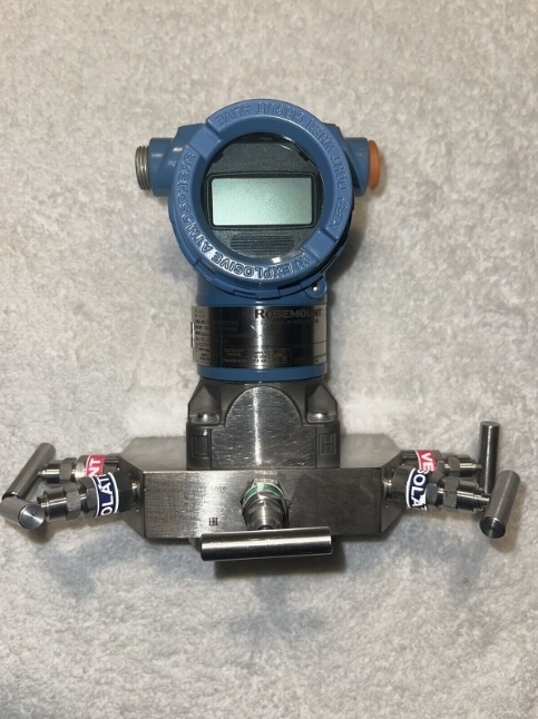 Rosemount Differential Pressure Transmitter Model 3051CD2A02A1AS5E5M5Q4Q8 - $698.00