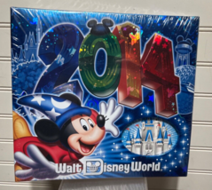 NEW Disneyland 2014 Photo Album  50 Photo sleeves, Holds 200 4x6&#39;s - $20.25