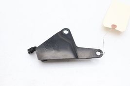 01-07.5 CHEVROLET SILVERADO 2500HD 6.6L BATTERY CABLE BRACKET E0390 image 7