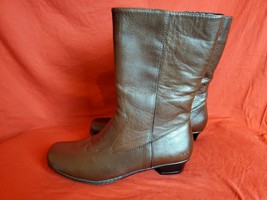 B.O.C BORN CONCEPT Women 8.5 Brown Leather 1 inch Heel Western Zipper Boots - £44.09 GBP