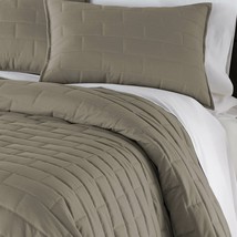 King/Cal King Modern Brick Stitch Microfiber Reversible 3 Piece Comforter Set in - $2,984.40 MXN