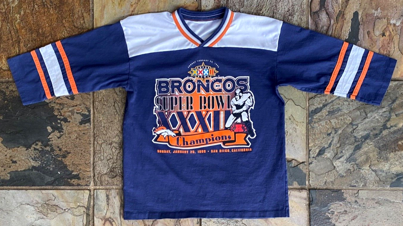 Primary image for Vtg DENVER BRONCOS T Shirt-Super Bowl Champs-S-1998-NFL Football-Striped Sleeves