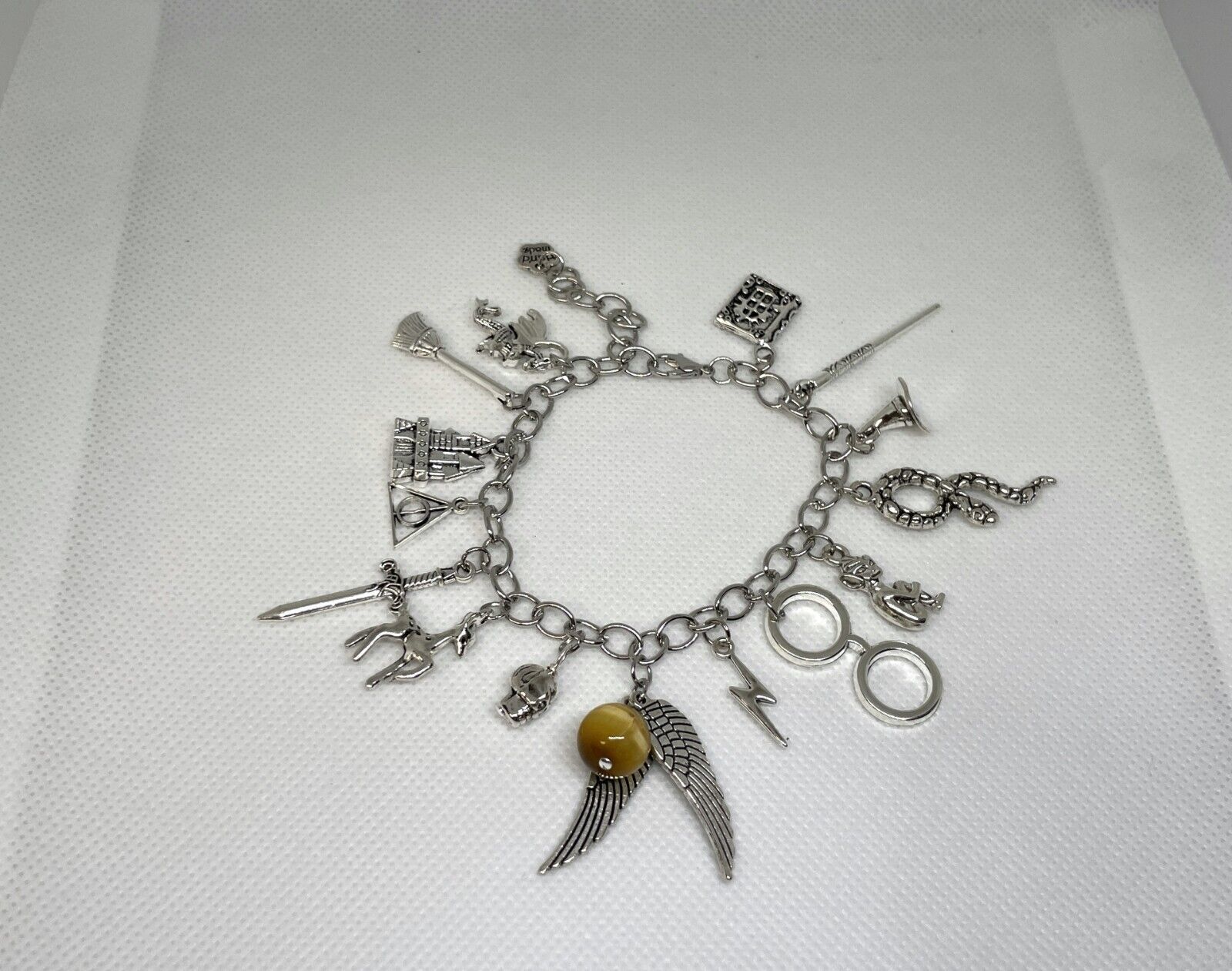 Magic Wizard ~*Harry Potter* Wizarding World Charm Bracelet!!   **A-7** - $16.98
