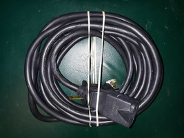 21BB71  POLARIZED EXTENSION CORD, 12&#39; LONG, 16/2 WIRES, VERY GOOD CONDITION - $6.72
