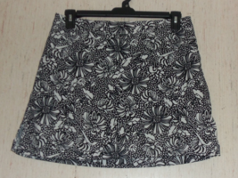 New Womens Coral Bay Golf Black W/ White Floral Print Skort Size 12P - £20.93 GBP