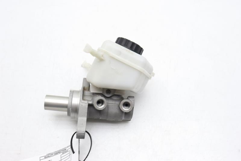 Brake Master Cylinder w/ Reservoir Fits 12-18 BMW 328i 33891 - $51.56
