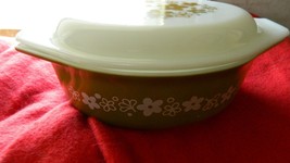 Pyrex Oval Spring Blossom Green 1 &amp; 1/2 Quart #043 Casserole Dish With Lid - £22.41 GBP