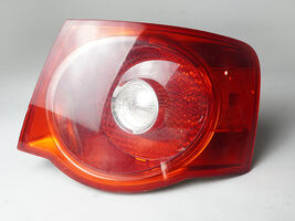 2005-2007 Volkswagen Jetta Tail Light Brake Stop Lamp Quarter Outer Righ... - $106.63