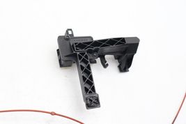 06-13 MERCEDES-BENZ W251 R350 FUEL FILLER DOOR RELEASE ACTUATOR E3004 image 3