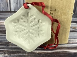 LONGABERGER Snowflake Cookie Mold Winter Ornament &amp; Tie On w/ Box (A) - $6.76 CAD