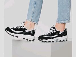 Skechers D'Lites Biggest Fan Woman Shoes - Black  &amp; White Size 11 M - $49.45