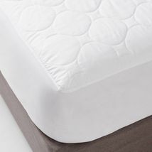 Room Essentials Waterproof Quilted Mattress Pad Twin/Twin XL White - €13,71 EUR Room Essentials Waterproof Quilted Mattress Pad Twin/Twin XL White - €13,71 EUR