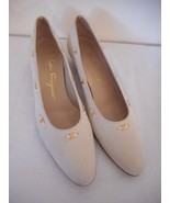 Vintage Salvatore Ferragamo  Size 7.5 4A  (xtra Narrow) Pump - $36.79
