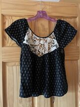 Forever 21 Crop Top Size Small - $91.61 MXN