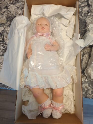 Primary image for Vintage 1984 Effanbee Bubbles 84 SLEEPY EYE Baby Doll New In Box