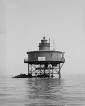 Seven Foot Knoll Light lighthouse in Patapsco River in Maryland Photo Print - £6.96 GBP+
