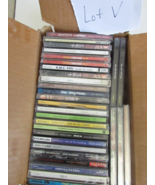 Wholesale Lot of 30 CD&#39;s Assorted Music Look  Lot-V - $275.87 MXN