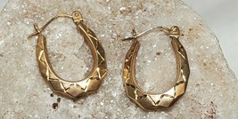 Classy! 14K Yellow Gold Small Diamond Cut Puffy Hoops Lever Back Earrings 1.09g - £79.89 GBP