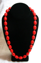 Vintage 1960&#39;s Red Acrylic Beaded Necklace Barrel Clasp 15-t - $460.95 MXN