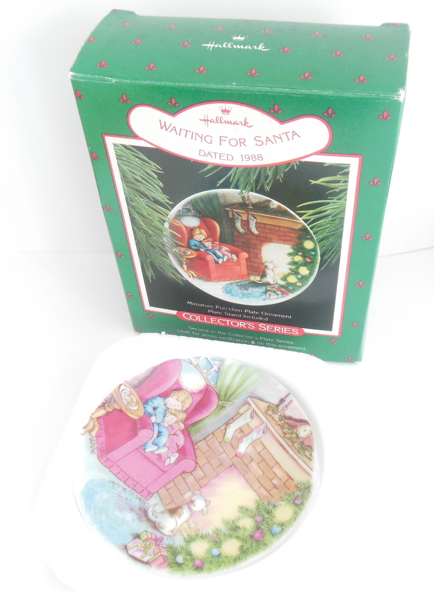 Primary image for Hallmark Christmas Ornament Waiting for Santa Plate Second In Series QX4061 Vtg
