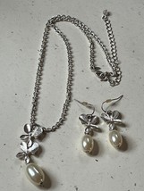 Demi Silvertone Chain w Modernist Flowers &amp; Faux White Pearl Bead Pendan... - £18.08 GBP