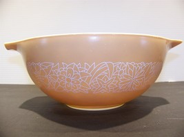 Pyrex Woodland Cinderella Bowl #443 2.5l - $22.48