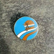 Vintage Round Blue Skies Sunset Sports Travel Ski Skier Souvenir Lapel H... - £3.95 GBP