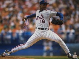Dwight Gooden signed New York Mets 16X20 Photo - £35.84 GBP