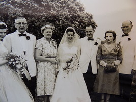 8X10 Vintage 1950&#39;s Photo Of Bride And Wedding Party Black And White Picture - £5.17 GBP