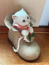 Vintage Enesco 1990 Tan Ceramic Boot w Cute White Kitty Cat &amp; Christmas ... - £15.49 GBP