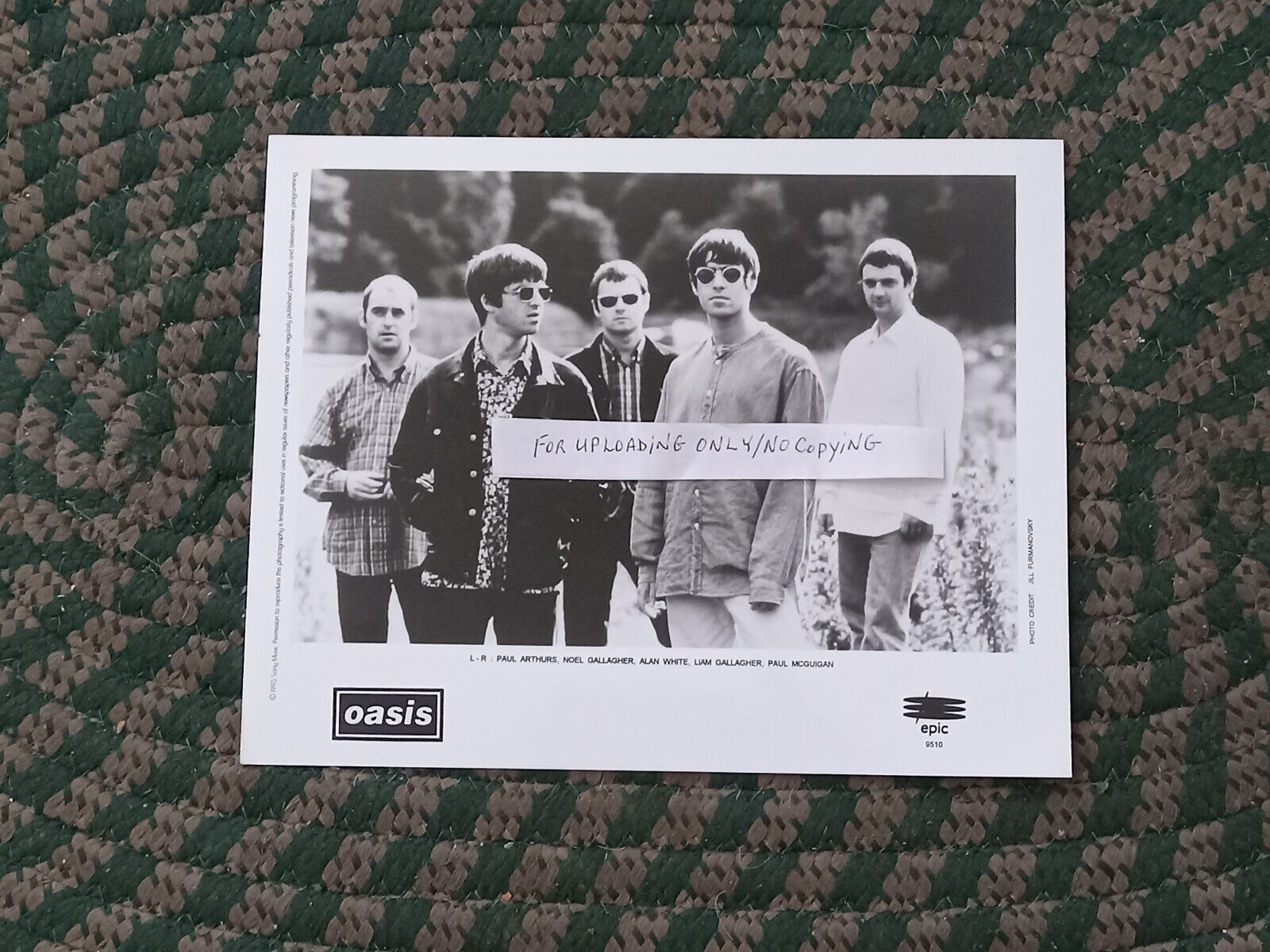 OASIS PROMOTIONAL BLACK&amp;WHITE GLOSSY 8X10 PHOTO!! 1996!! EXTREMELY RARE!! - $2.09
