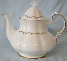 Paragon Orleans 5 Cup Teapot - £86.03 GBP