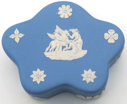 Vintage Wedgwood Blue Jasperware Pentafoil Star Muses with Pegasus Trinket Box - £10.65 GBP