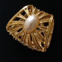 Filigree Scarf Clip Open Work Holder Faux Pearl Cabochon Gold Tone Vintage 70s - £11.03 GBP