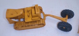 Cruver Mfg Plastic Caterpillar and Scraper 1/24 - £132.77 GBP