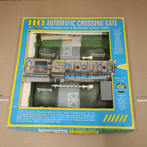 HO Scale AHM/LIMA  Dual Operating Crossing Gate Missing Gate - £11.80 GBP
