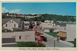 Postcard, Mackinac&#39;s Main Street, Mackinac Island, Michigan mackinaw - £7.86 GBP