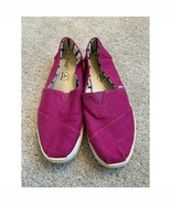 TOMS Women&#39;s W7.5 Magenta Canvas Slip-On Shoes - $475.91 MXN