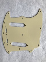 US Mustang Classic Series Guitar Pickguard 3 Ply Vintage Yellow - £7.17 GBP
